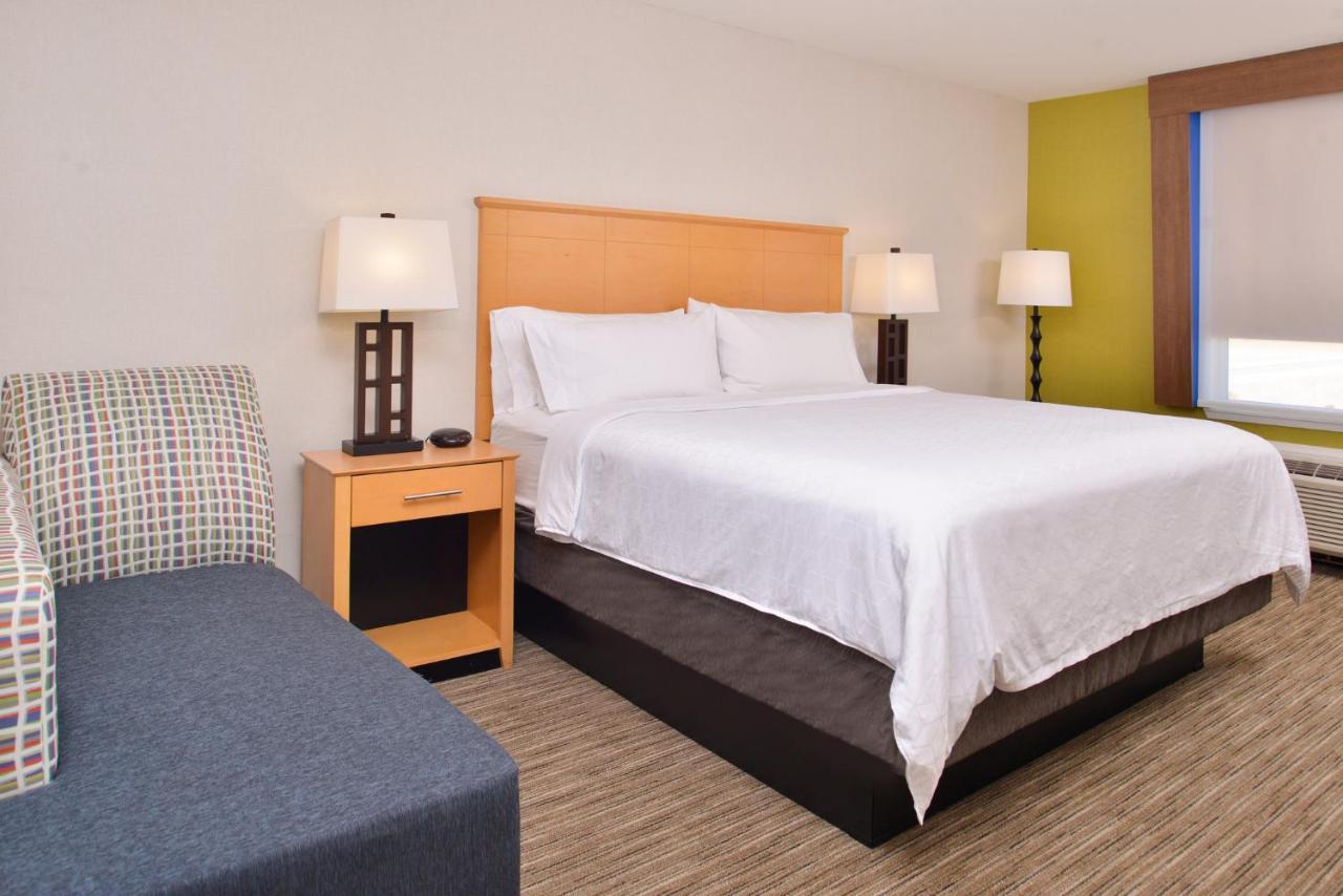 Holiday Inn Express Stockton Southeast By Ihg Экстерьер фото