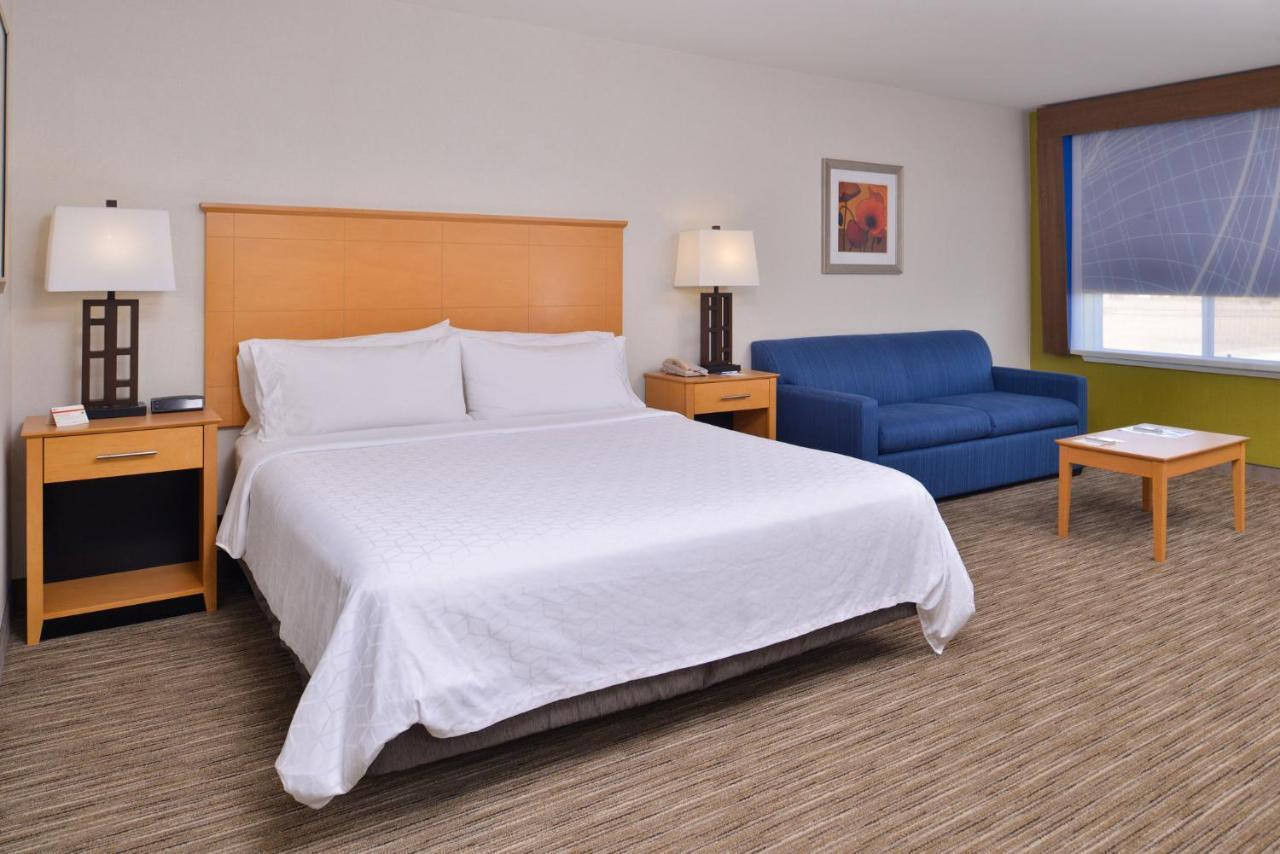 Holiday Inn Express Stockton Southeast By Ihg Экстерьер фото