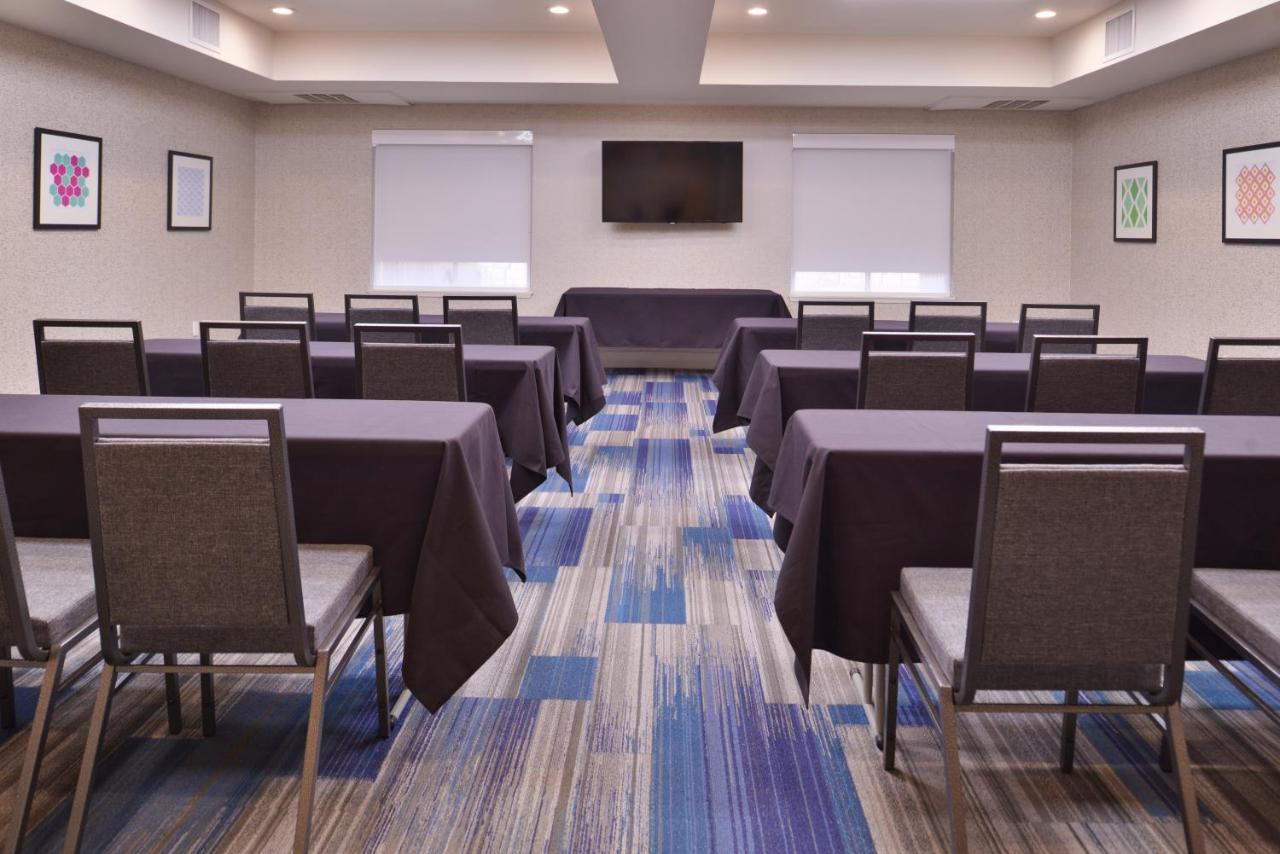 Holiday Inn Express Stockton Southeast By Ihg Экстерьер фото