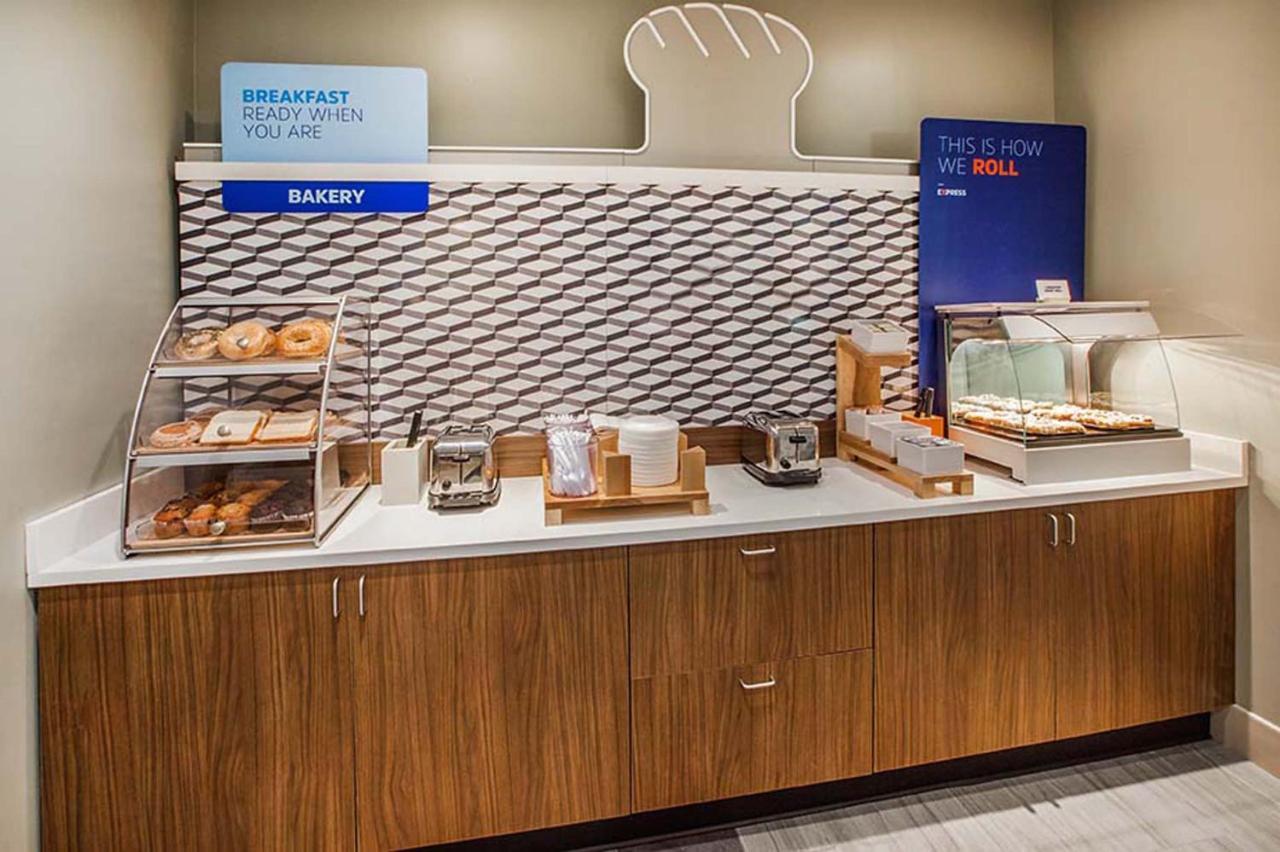 Holiday Inn Express Stockton Southeast By Ihg Экстерьер фото