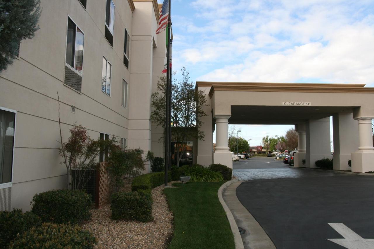 Holiday Inn Express Stockton Southeast By Ihg Экстерьер фото